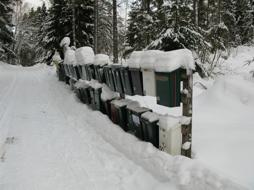 Brevlådsstället korsningen Arnövägen/Tuskövägen.